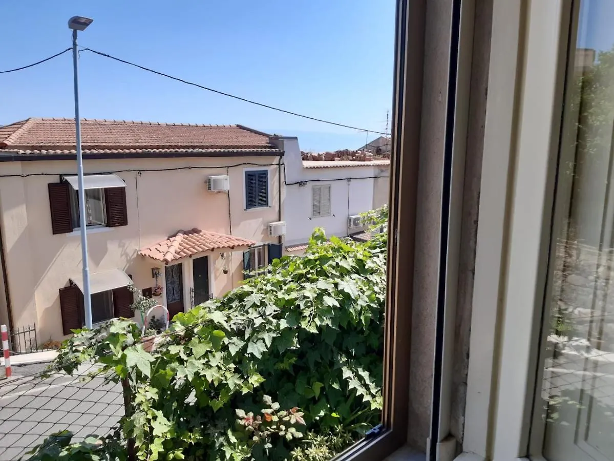 Mechome Apt Taormine 0*,  Italie